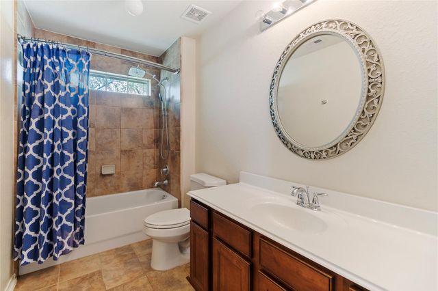 1740 N Meridian Greens Drive, Dickinson, TX 77539