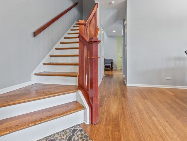 1852 Keystone Place, Schaumburg, IL 60193