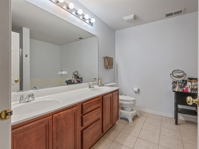 1852 Keystone Place, Schaumburg, IL 60193