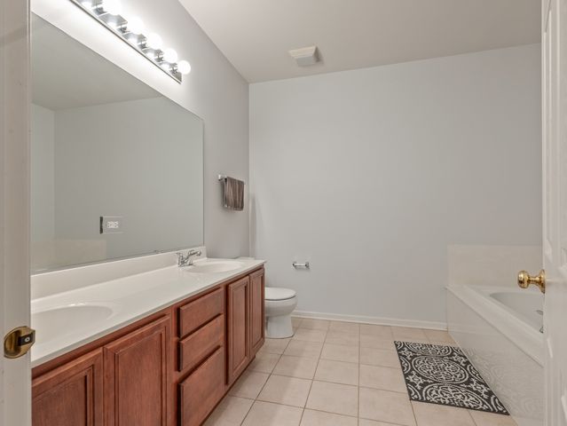 1852 Keystone Place, Schaumburg, IL 60193