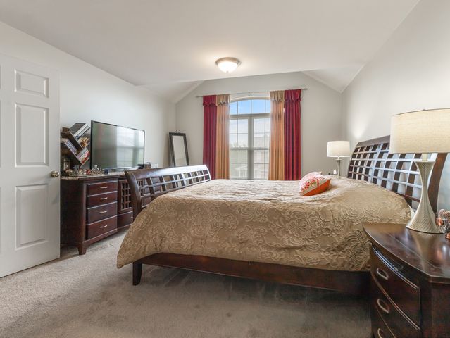 1852 Keystone Place, Schaumburg, IL 60193