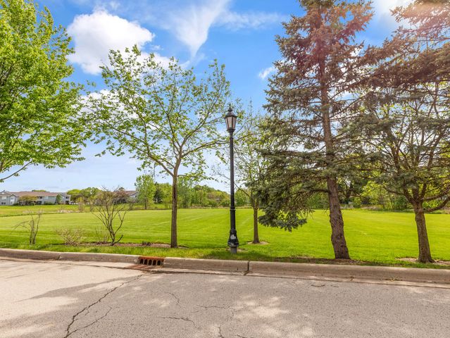 1852 Keystone Place, Schaumburg, IL 60193