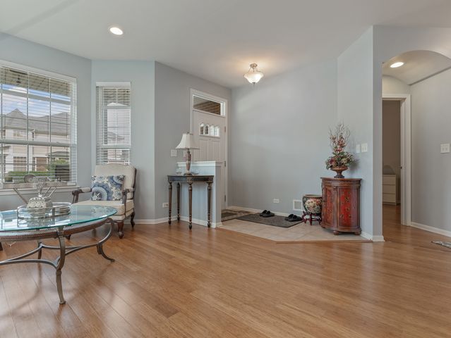 1852 Keystone Place, Schaumburg, IL 60193