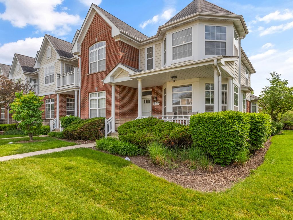 1852 Keystone Place, Schaumburg, IL 60193