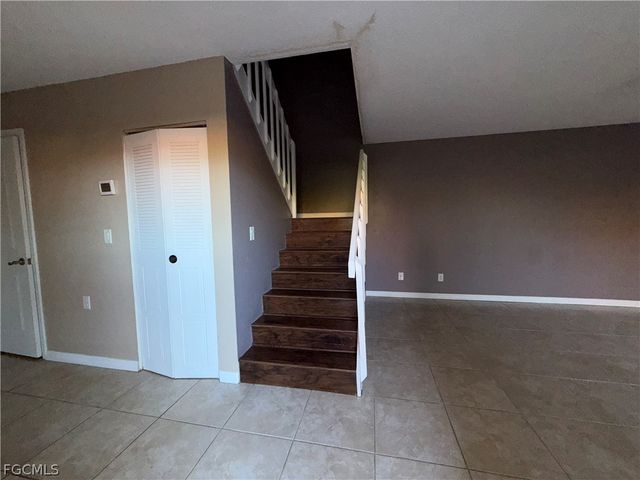 1520 Park Meadows DR 4, Fort Myers, FL 33907