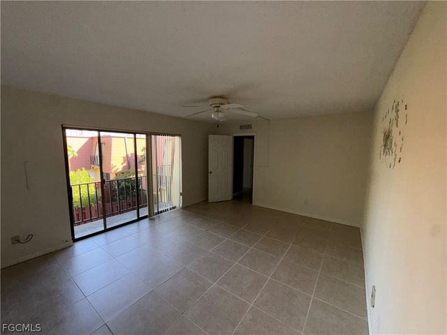 1520 Park Meadows DR 4, Fort Myers, FL 33907