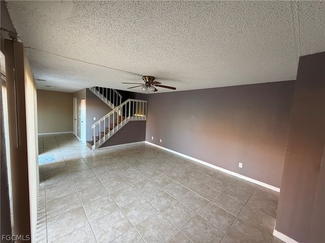 1520 Park Meadows DR 4, Fort Myers, FL 33907