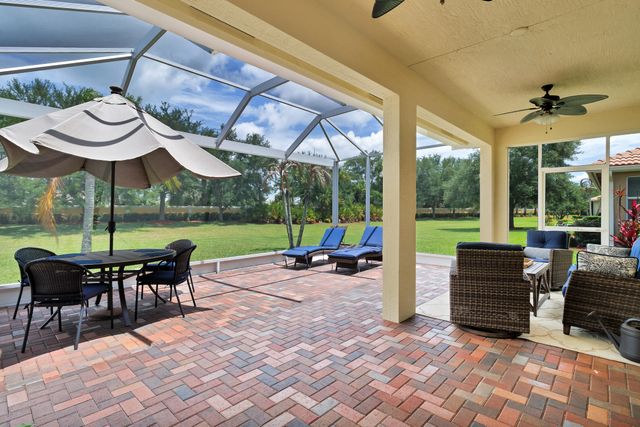 3266 Sussex Way, Vero Beach, FL 32966