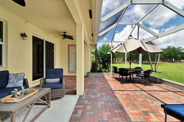 3266 Sussex Way, Vero Beach, FL 32966