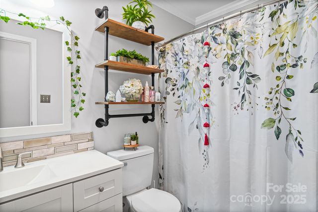 1705 Robinwood Road, Gastonia, NC 28054