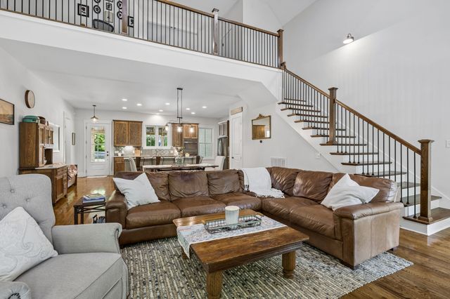 7111 Dogwood Ln, Cross Plains, TN 37049