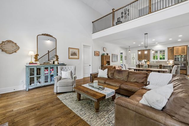 7111 Dogwood Ln, Cross Plains, TN 37049