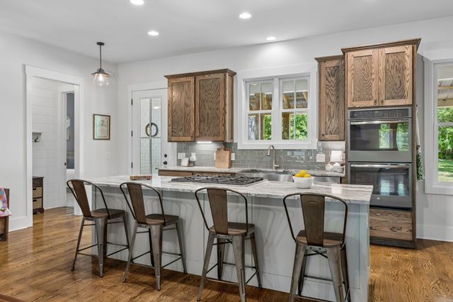 7111 Dogwood Ln, Cross Plains, TN 37049
