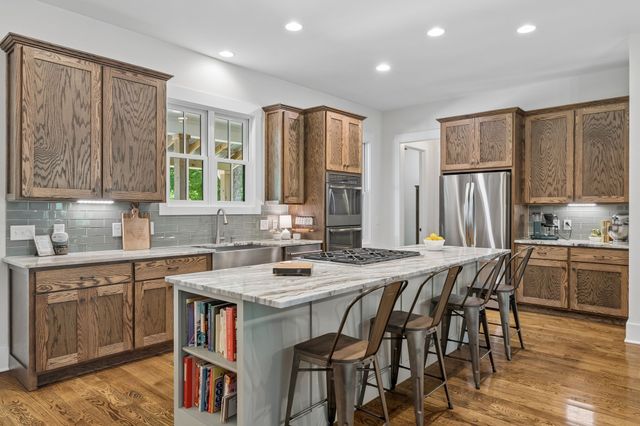 7111 Dogwood Ln, Cross Plains, TN 37049