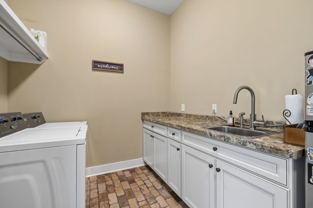 7111 Dogwood Ln, Cross Plains, TN 37049