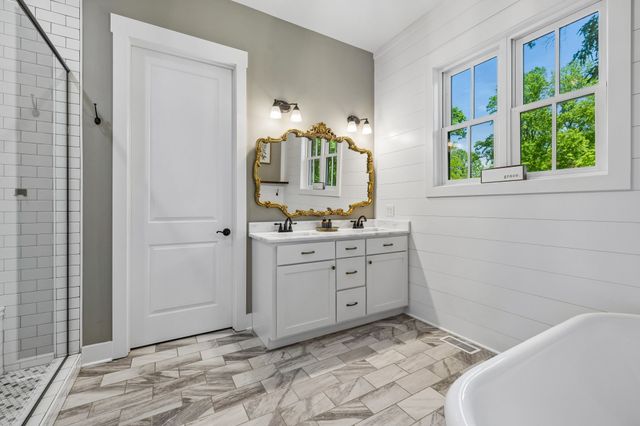 7111 Dogwood Ln, Cross Plains, TN 37049