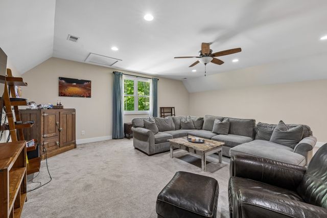 7111 Dogwood Ln, Cross Plains, TN 37049