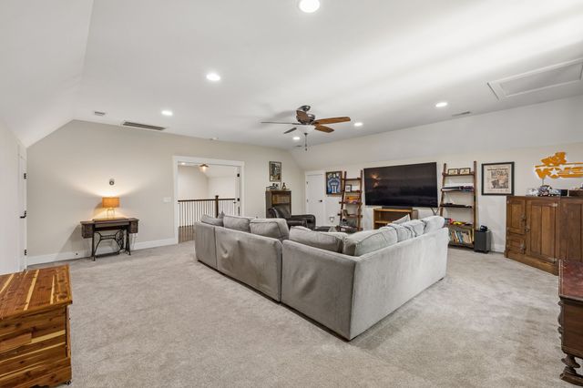7111 Dogwood Ln, Cross Plains, TN 37049