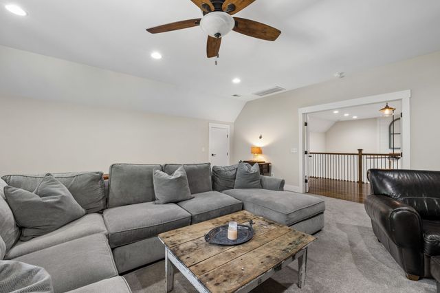 7111 Dogwood Ln, Cross Plains, TN 37049