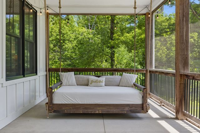 7111 Dogwood Ln, Cross Plains, TN 37049