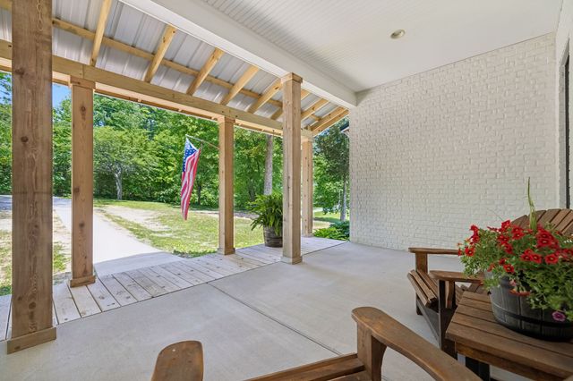 7111 Dogwood Ln, Cross Plains, TN 37049
