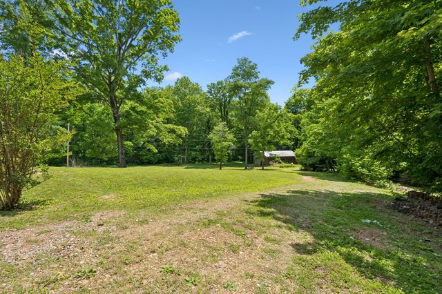 7111 Dogwood Ln, Cross Plains, TN 37049