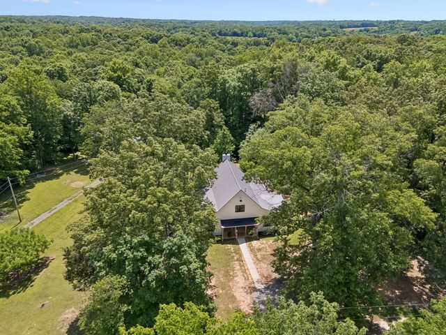 7111 Dogwood Ln, Cross Plains, TN 37049