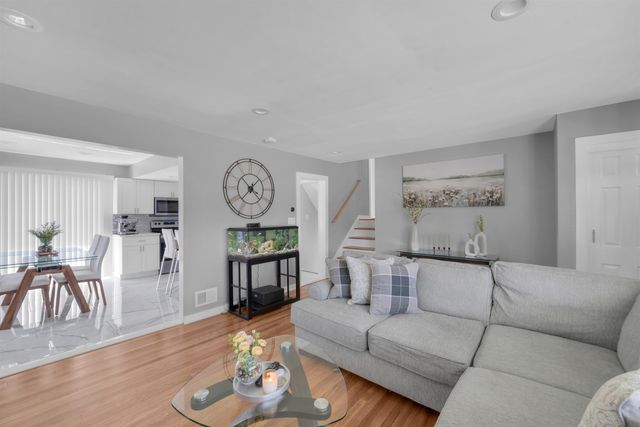 136 EAST CLINTON AVE, Bergenfield, NJ 07621
