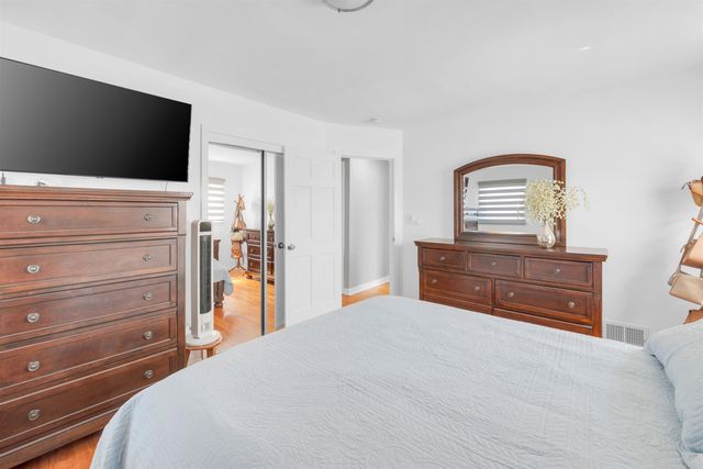 136 EAST CLINTON AVE, Bergenfield, NJ 07621