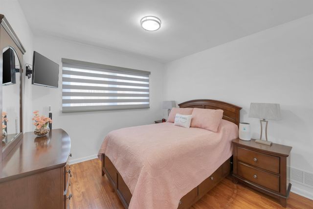 136 EAST CLINTON AVE, Bergenfield, NJ 07621