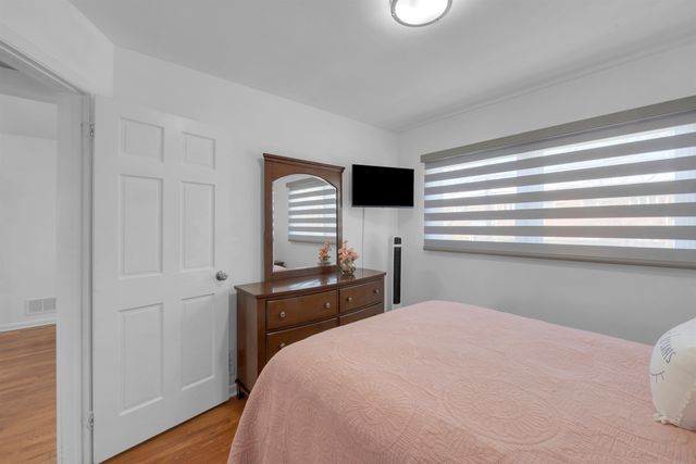 136 EAST CLINTON AVE, Bergenfield, NJ 07621