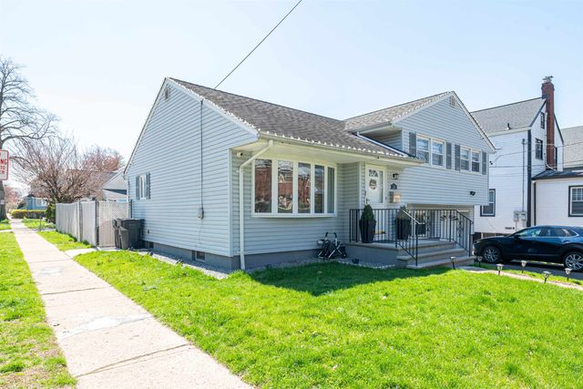 136 EAST CLINTON AVE, Bergenfield, NJ 07621