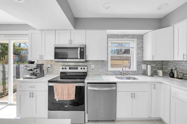 136 EAST CLINTON AVE, Bergenfield, NJ 07621