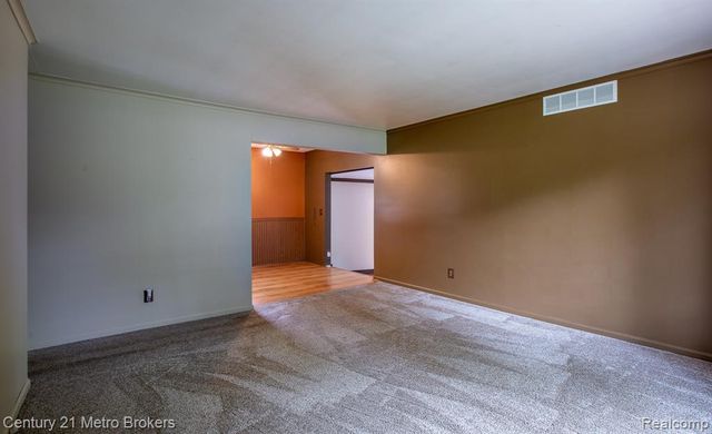 4373 Dexel Drive, Burton, MI 48519