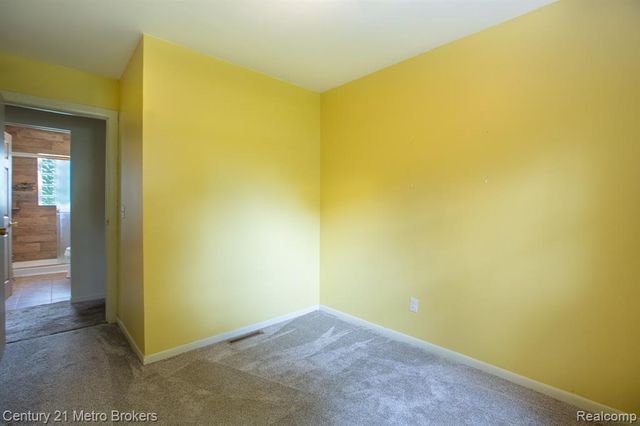 4373 Dexel Drive, Burton, MI 48519