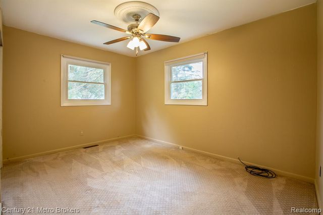 4373 Dexel Drive, Burton, MI 48519