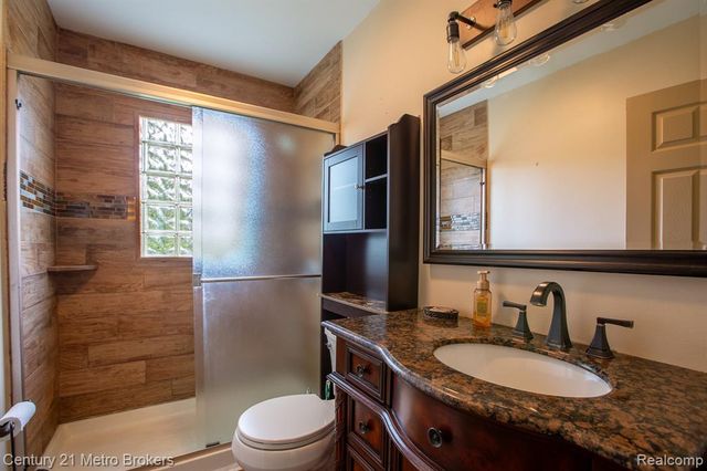 4373 Dexel Drive, Burton, MI 48519