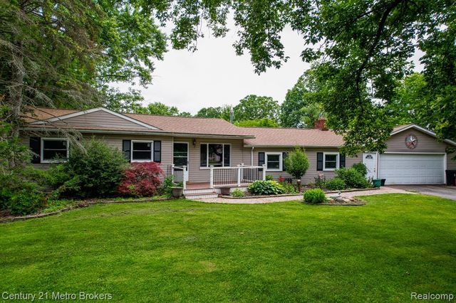 4373 Dexel Drive, Burton, MI 48519