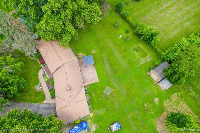 4373 Dexel Drive, Burton, MI 48519