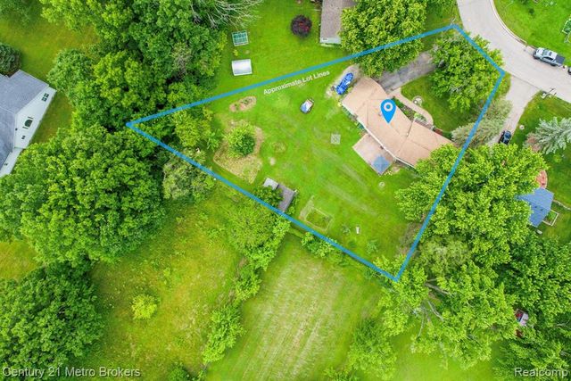4373 Dexel Drive, Burton, MI 48519