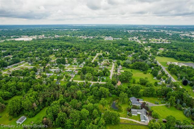 4373 Dexel Drive, Burton, MI 48519