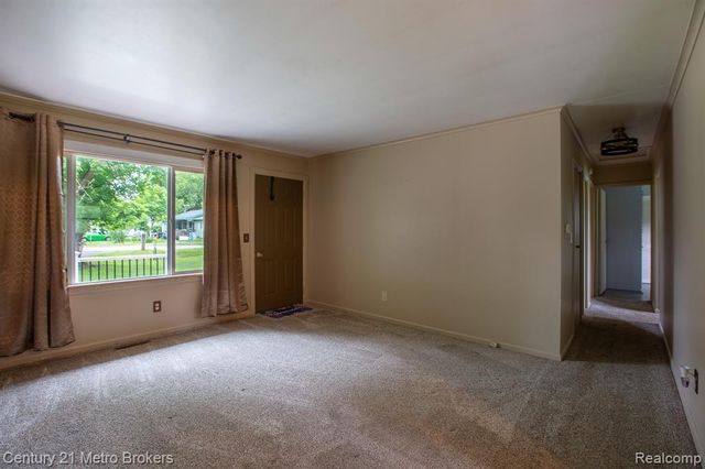 4373 Dexel Drive, Burton, MI 48519