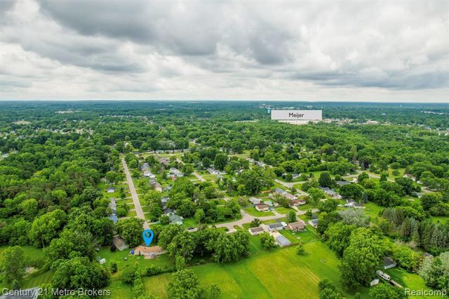 4373 Dexel Drive, Burton, MI 48519