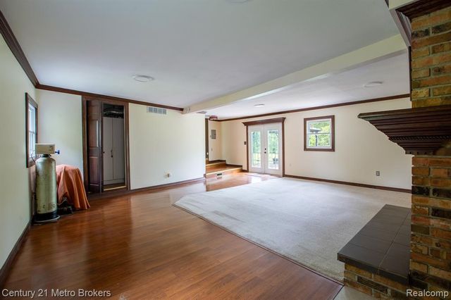 4373 Dexel Drive, Burton, MI 48519