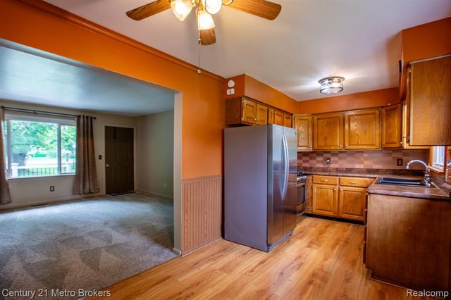 4373 Dexel Drive, Burton, MI 48519