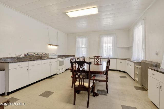 15 Hummingbird Way, Jackson, NJ 08527