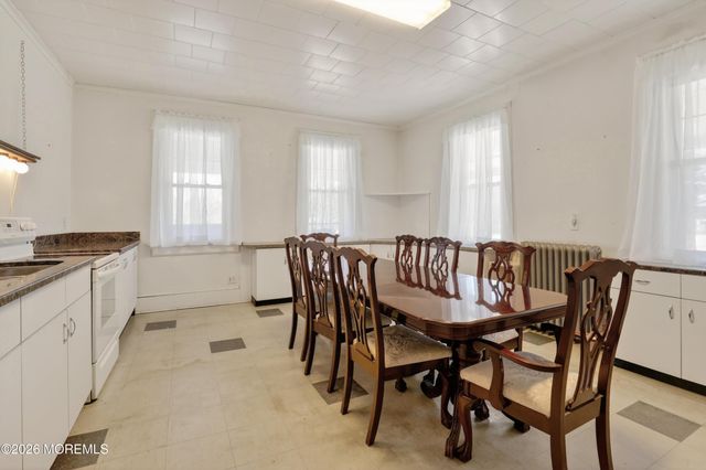 15 Hummingbird Way, Jackson, NJ 08527