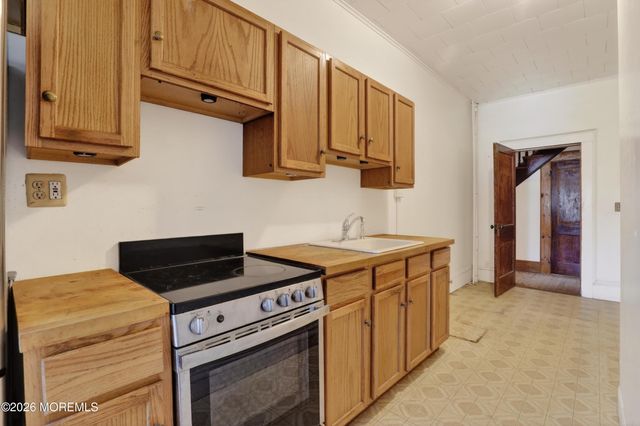 15 Hummingbird Way, Jackson, NJ 08527