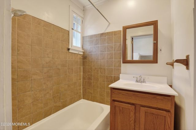 15 Hummingbird Way, Jackson, NJ 08527