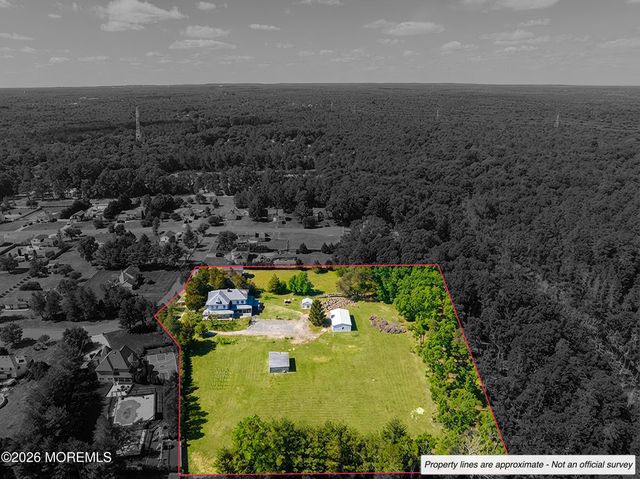 15 Hummingbird Way, Jackson, NJ 08527